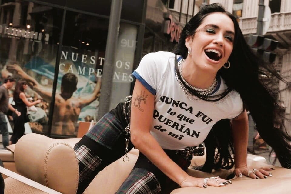 Lali presentando Fanático