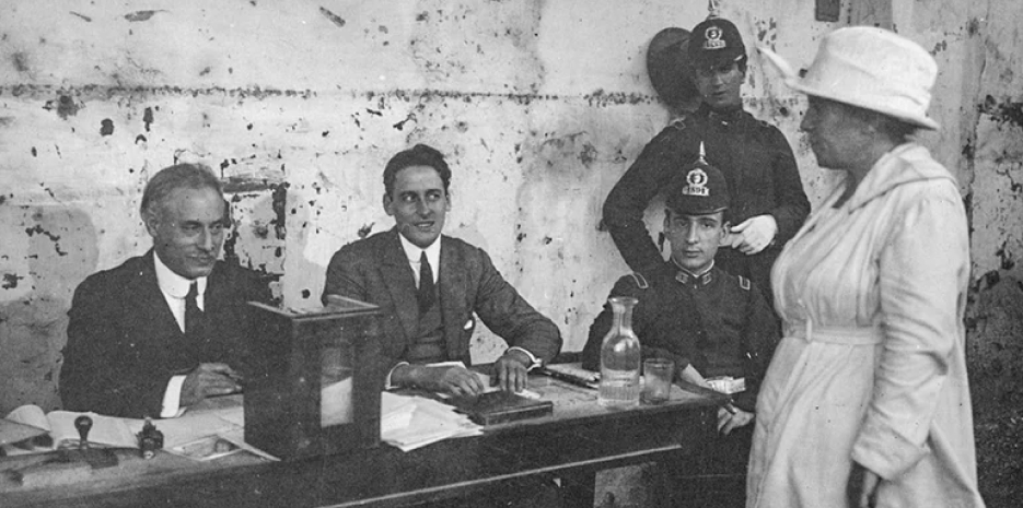 Voto femenino imagen